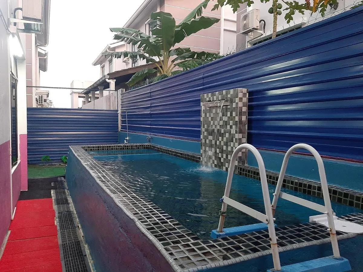 5Room Home2Stay Hayyan Muslim Pool Малакка 0*,  Малайзия