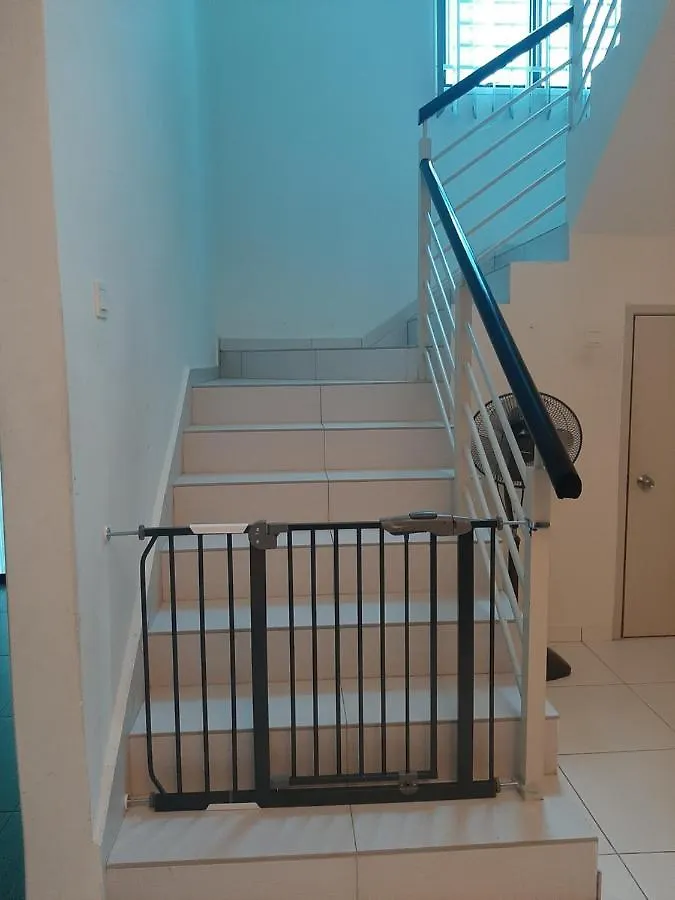 Дом отдыха 5Room Home2Stay Hayyan Muslim Pool Малакка