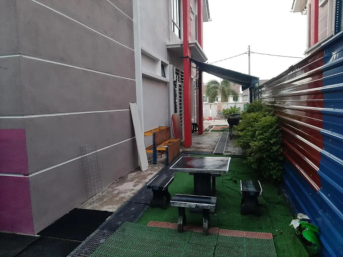 5Room Home2Stay Hayyan Muslim Pool Малакка 0*,  Малайзия