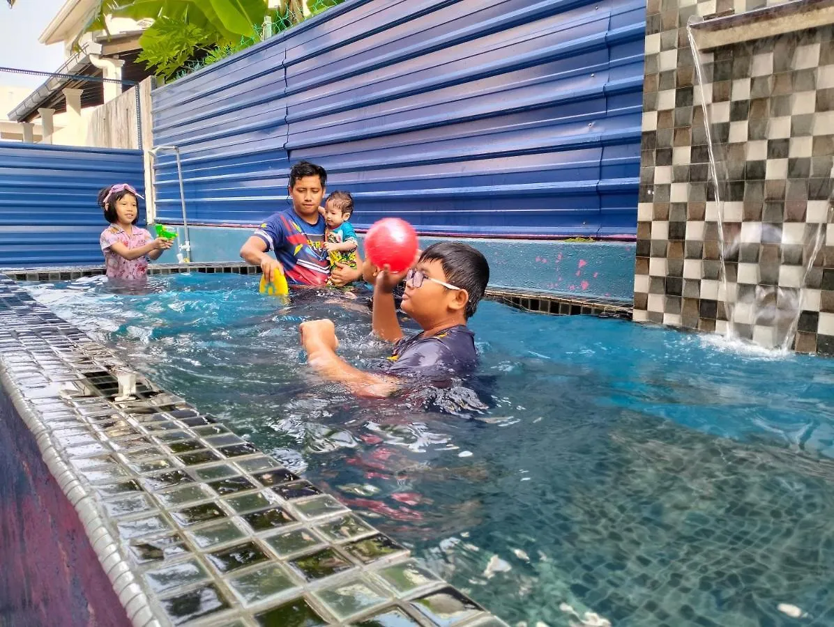 Дом отдыха 5Room Home2Stay Hayyan Muslim Pool Малакка Малайзия